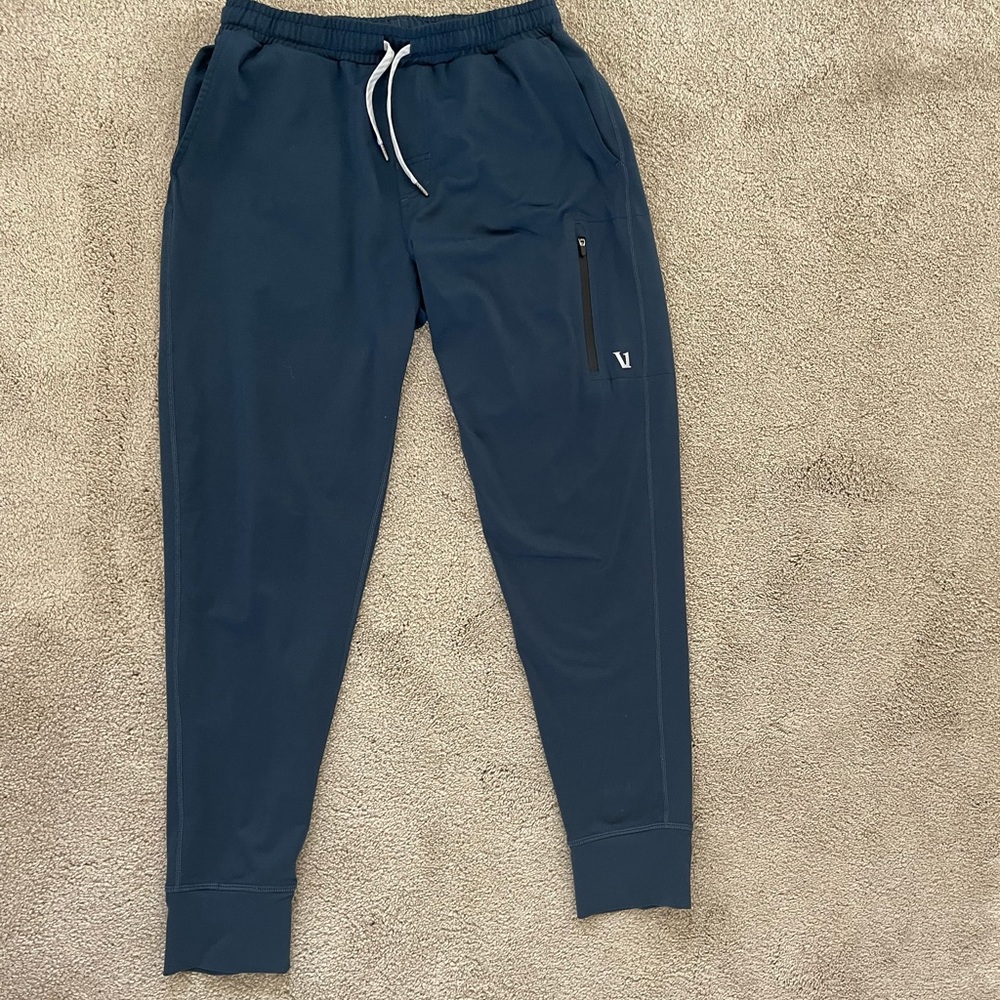 Vuori performance jogger size small